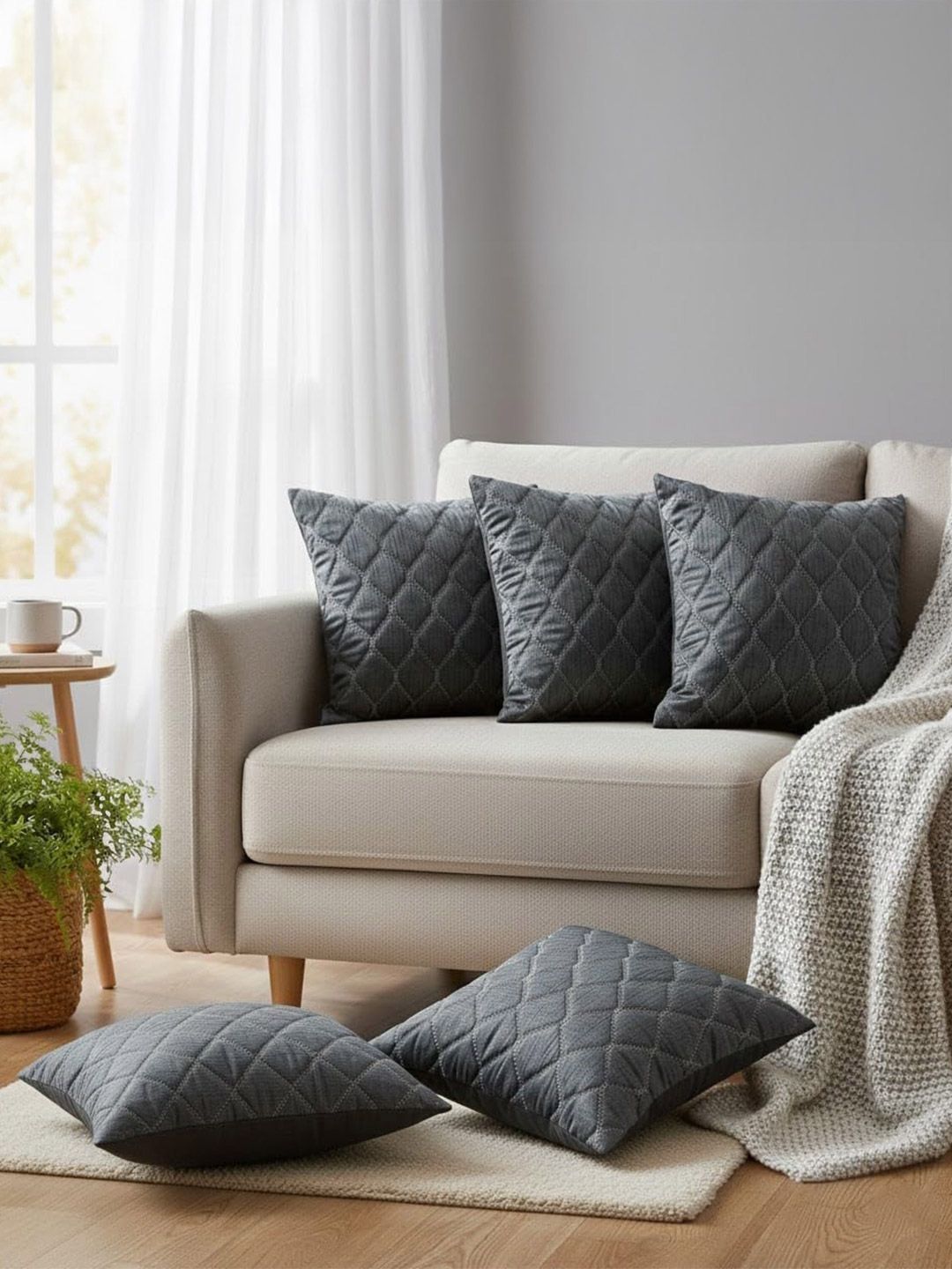 CASA-NEST CASA-NEST Grey Set of 5 Velvet Square Cushion Covers