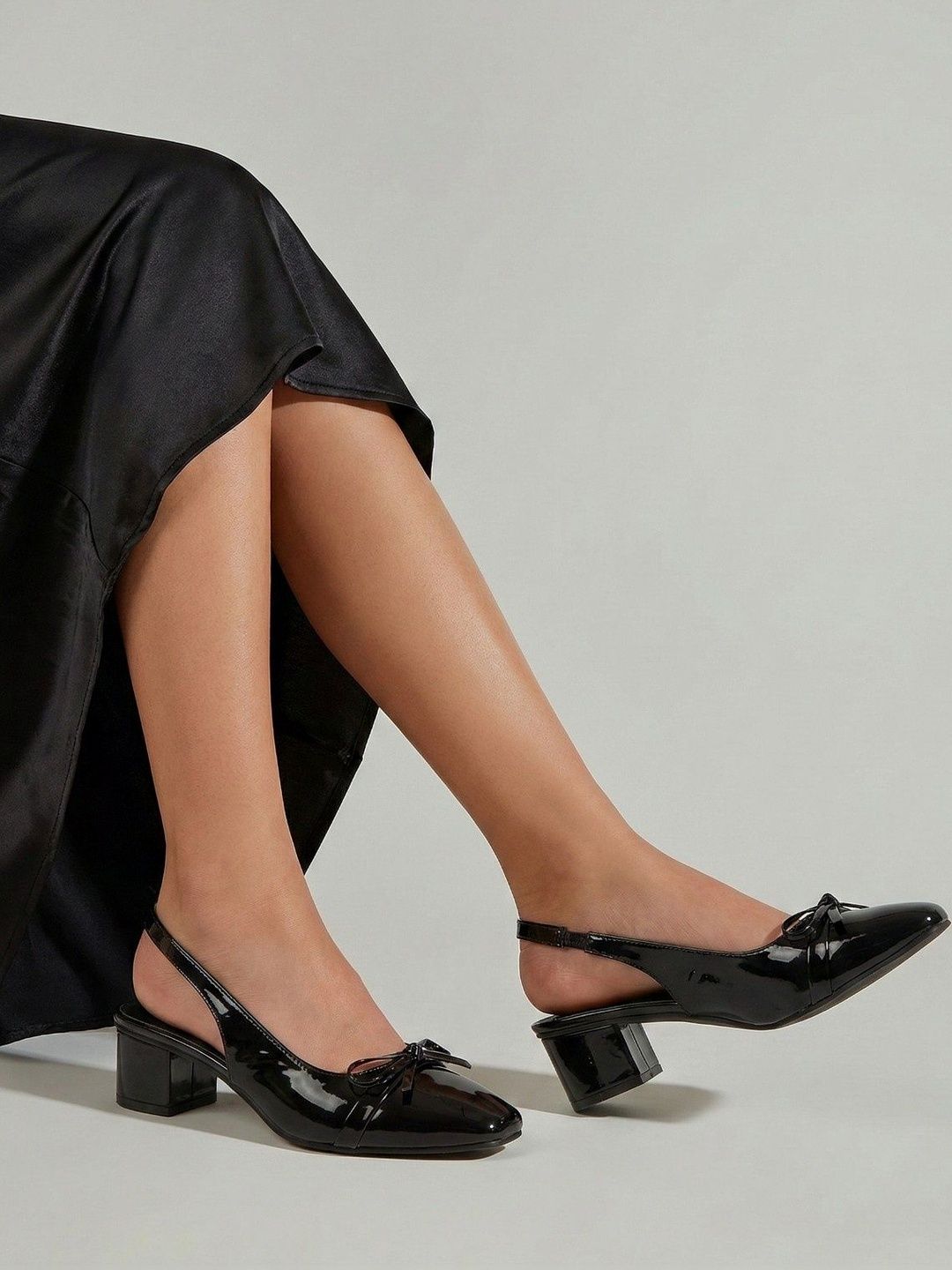 AVIVASTYLE Block Pumps with Bows