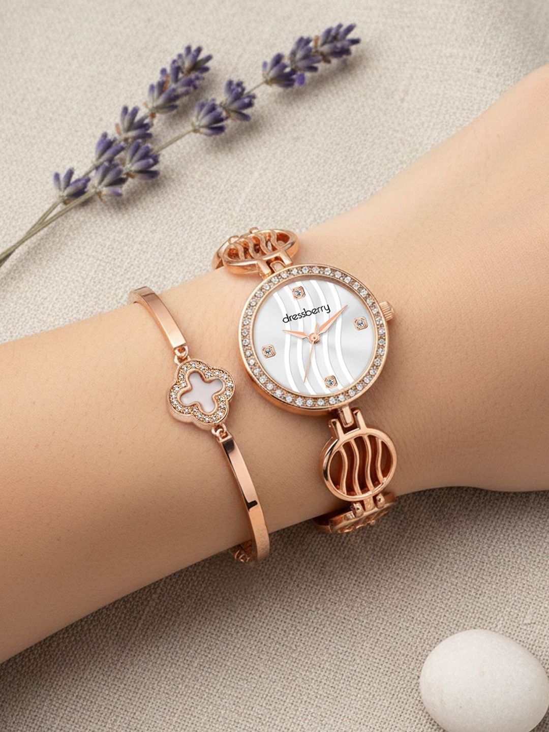 DressBerry Women Dial & Bracelet Style Straps Analogue Watch DBWJSet26-19