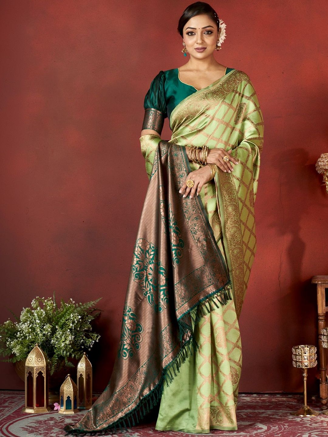 SZN Woven Design Zari Silk Blend Handloom Banarasi Saree