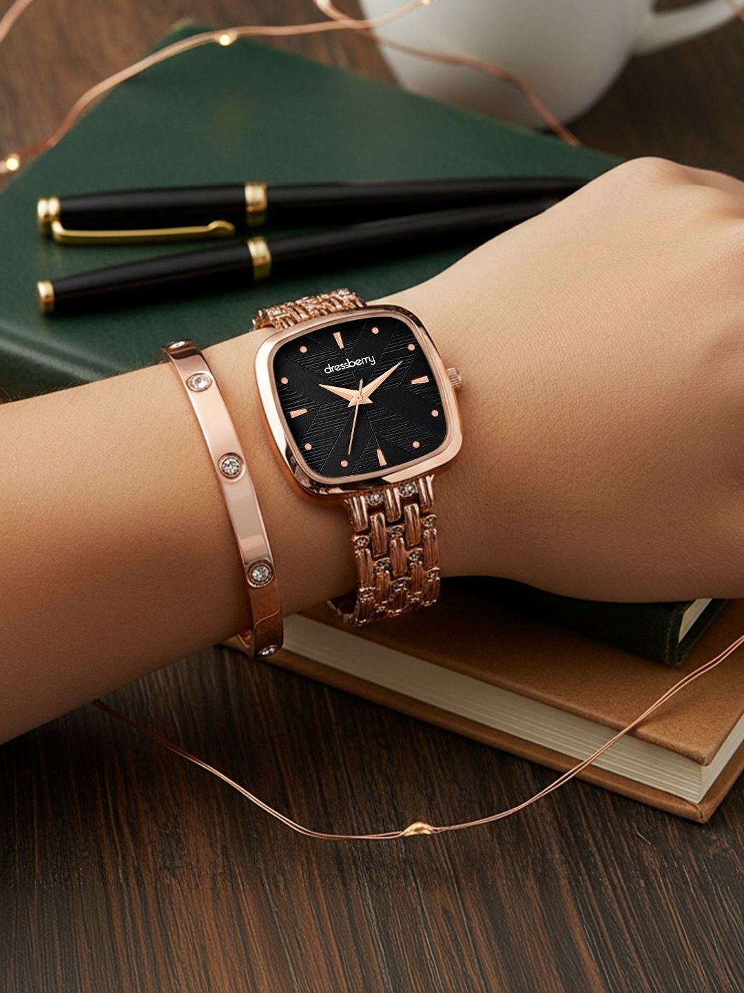 DressBerry Women Dial & Bracelet Style Straps Analogue Watch DBWJSet26-17