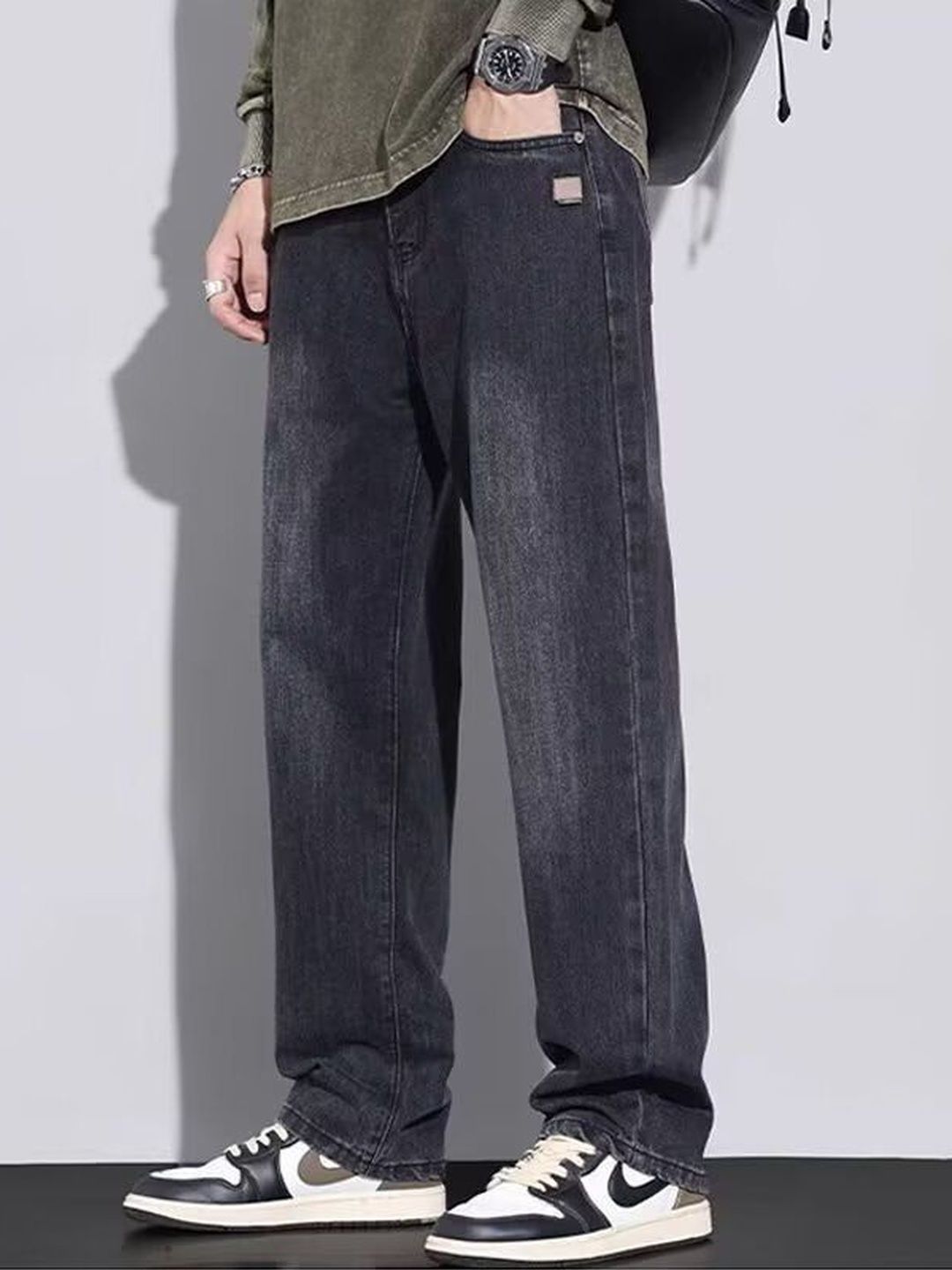 Suo Men Regular Fit Mid-Rise Light Fade Jeans
