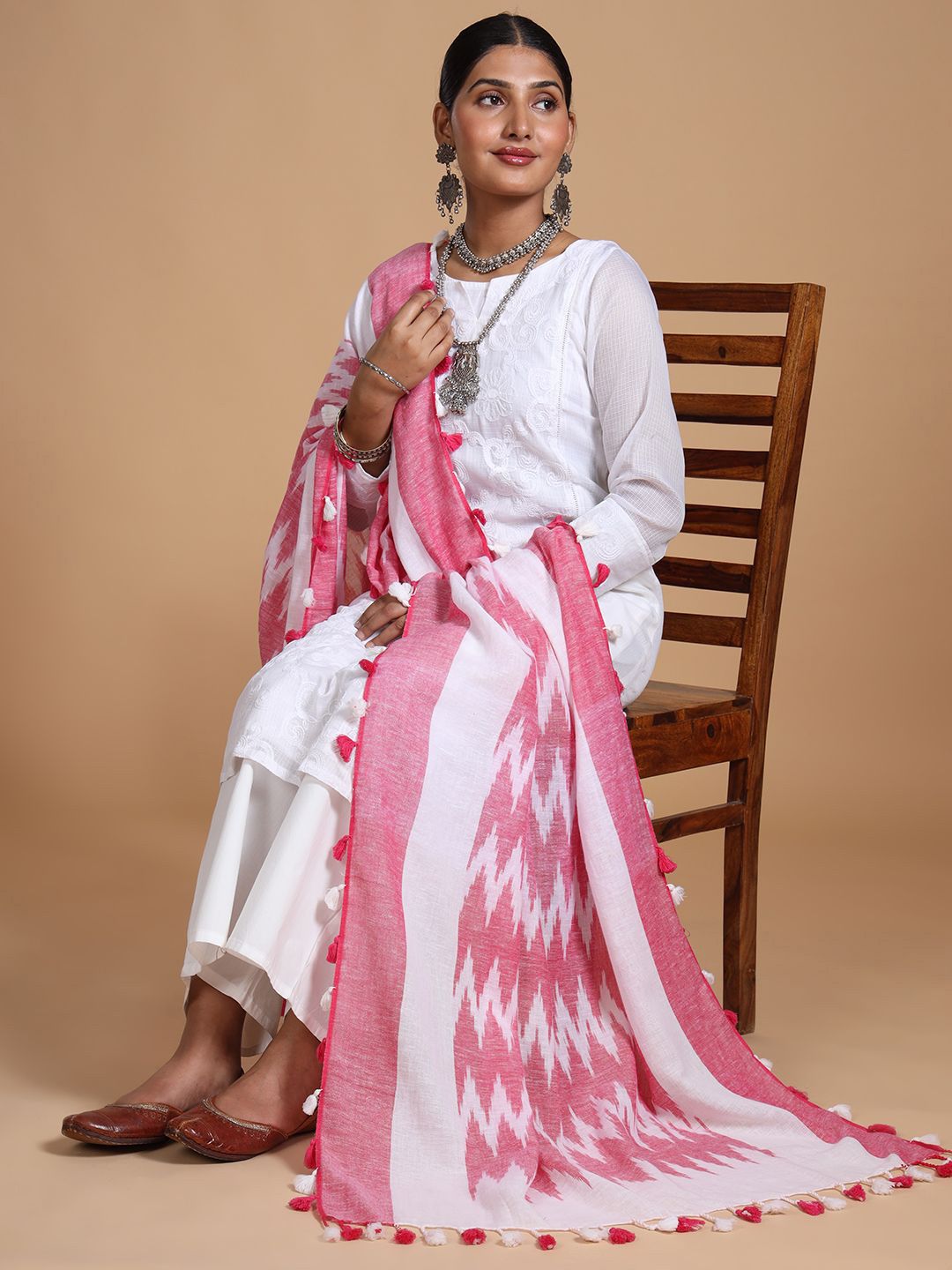 Taavi Taavi Ikkat Cotton Dupatta