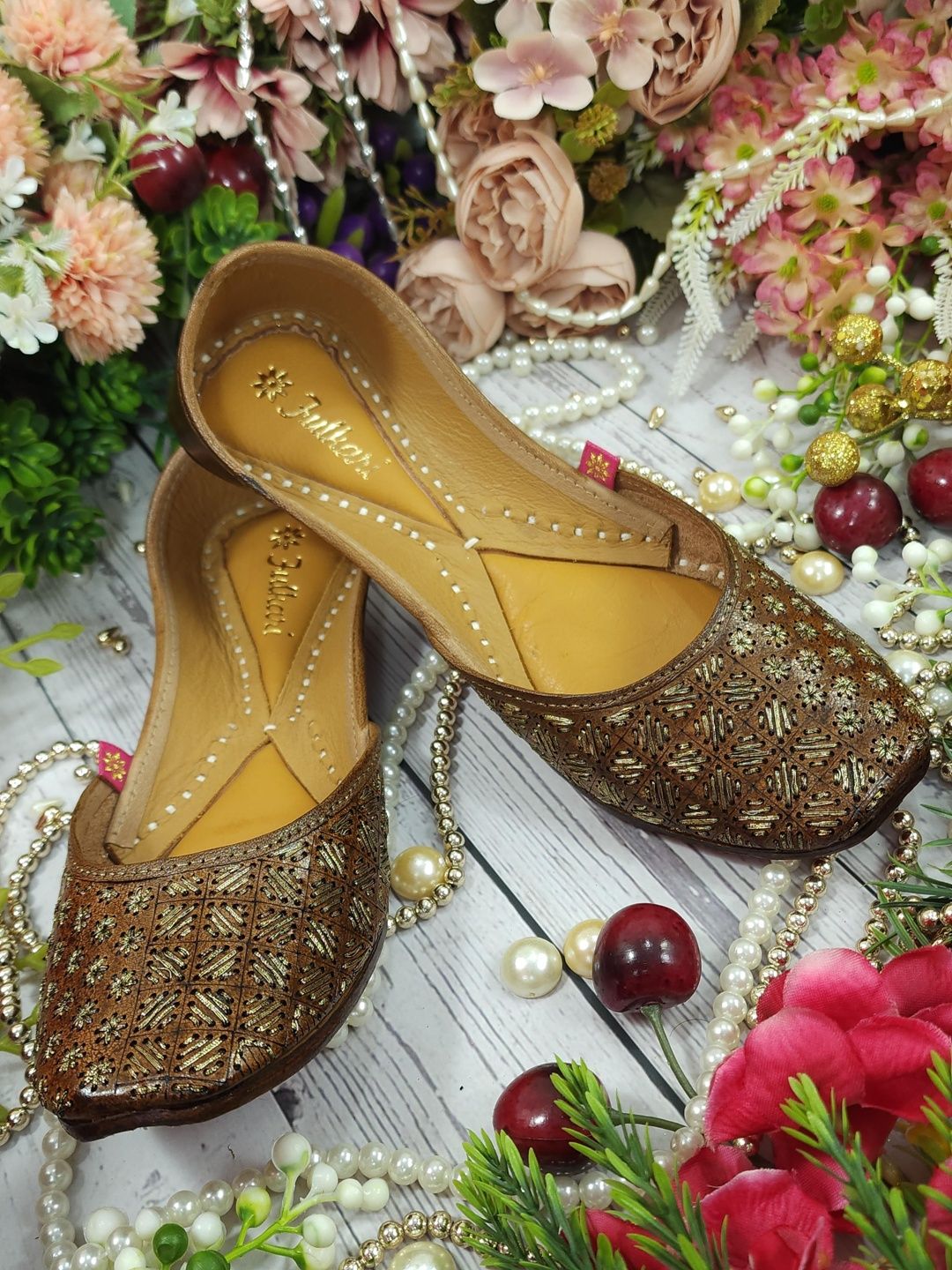 Fulkari Women Embellished Ethnic Mojaris Flats