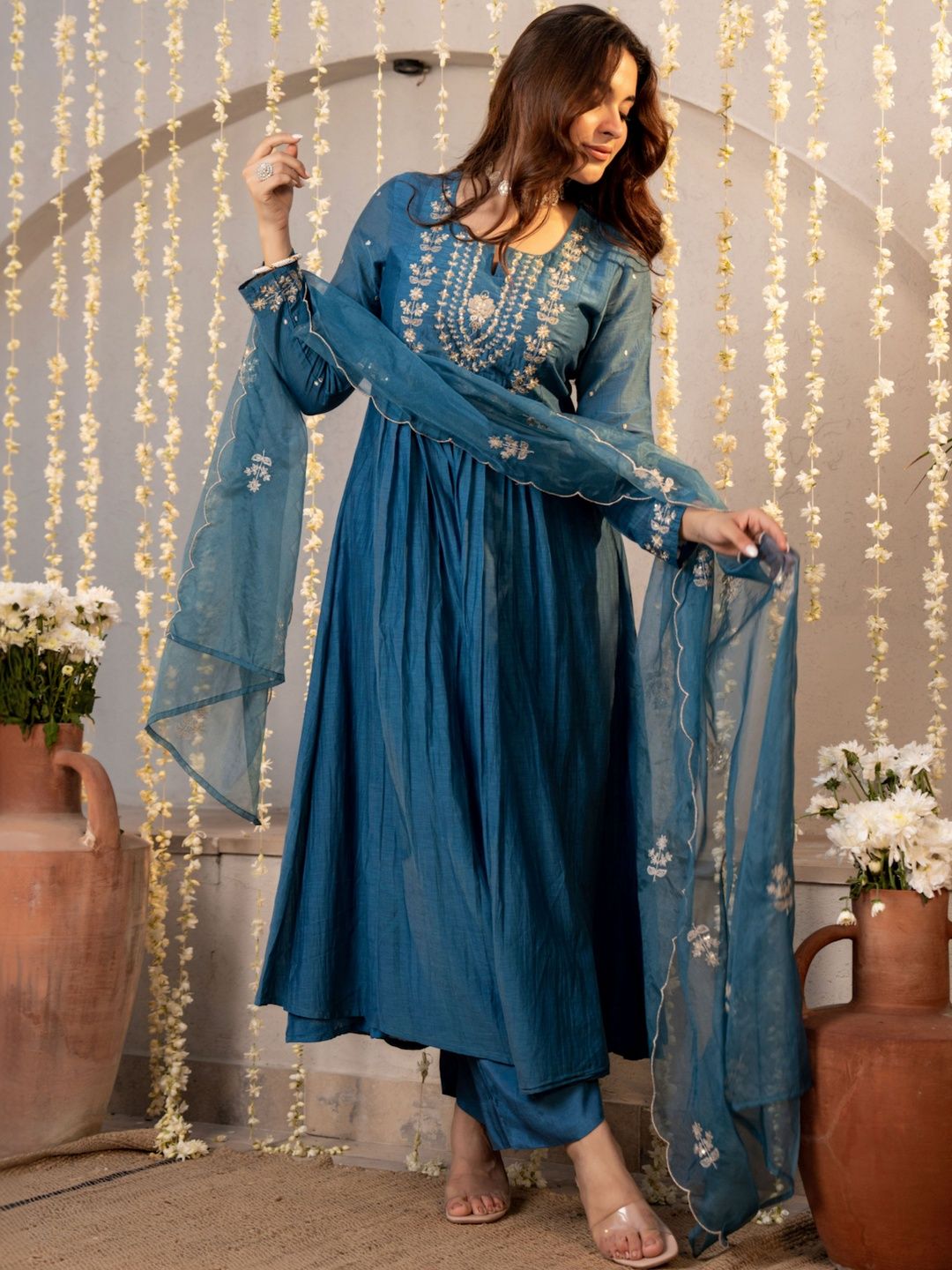 Royal Export Royal Export Women Ethnic Motifs Embroidered Panelled Thread Work Kurta with Trousers & With Dupatta