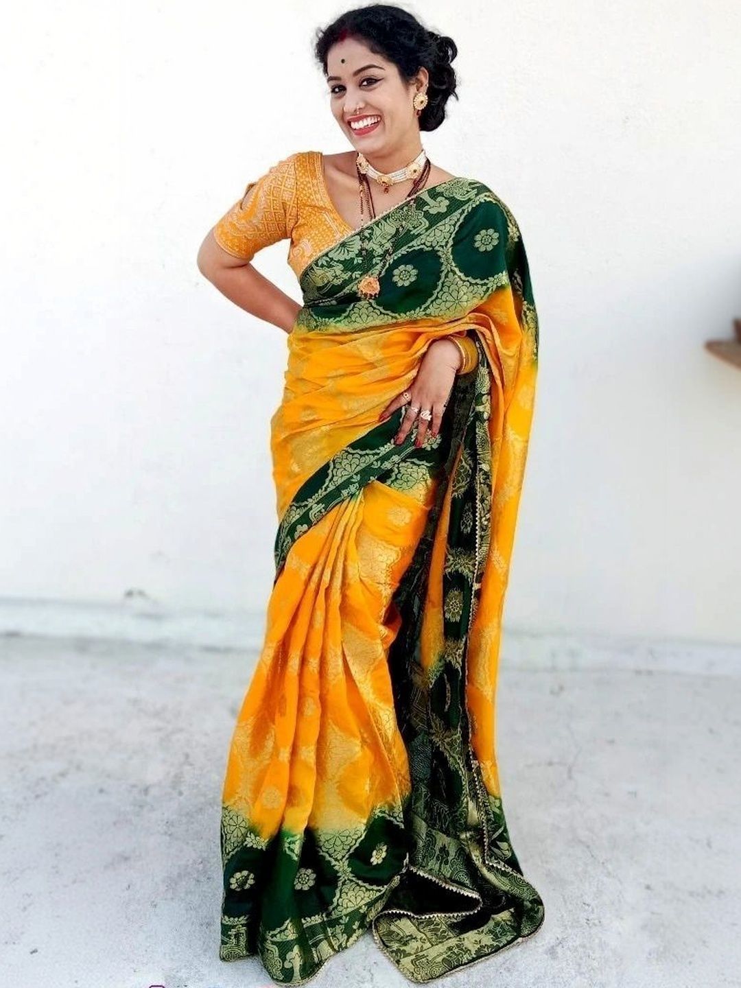 PANKHUDI FASHION Woven Design Zari Art Silk Banarasi Saree