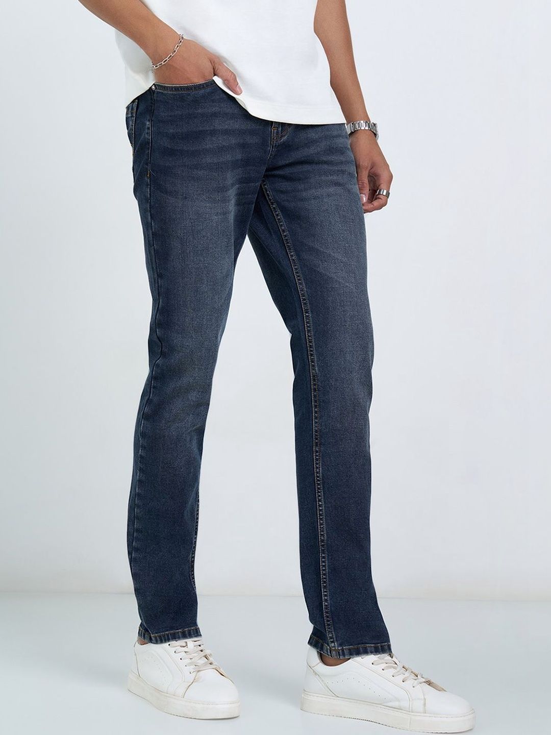 SF JEANS by Pantaloons Men Slim Fit Mid-Rise Light Fade Jeans