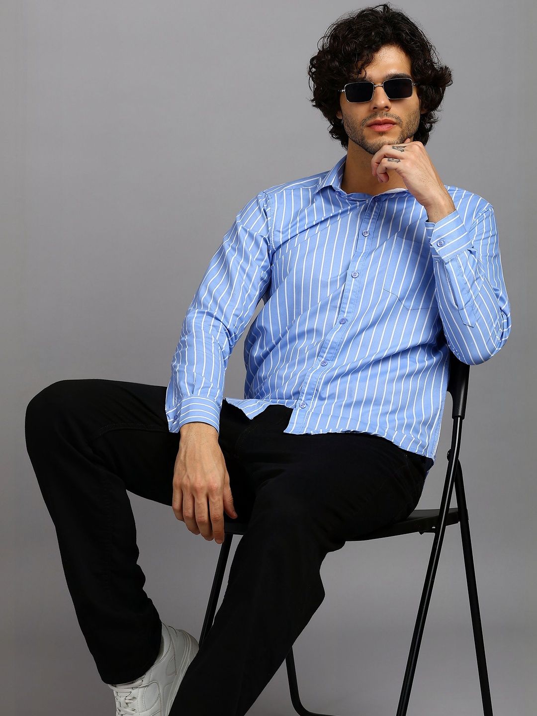 RODEIZ Men Regular Fit Vertical Striped Casual Shirt