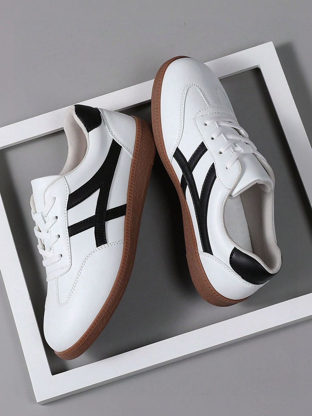 The Roadster Lifestyle Co Women Round Toe Sneakers