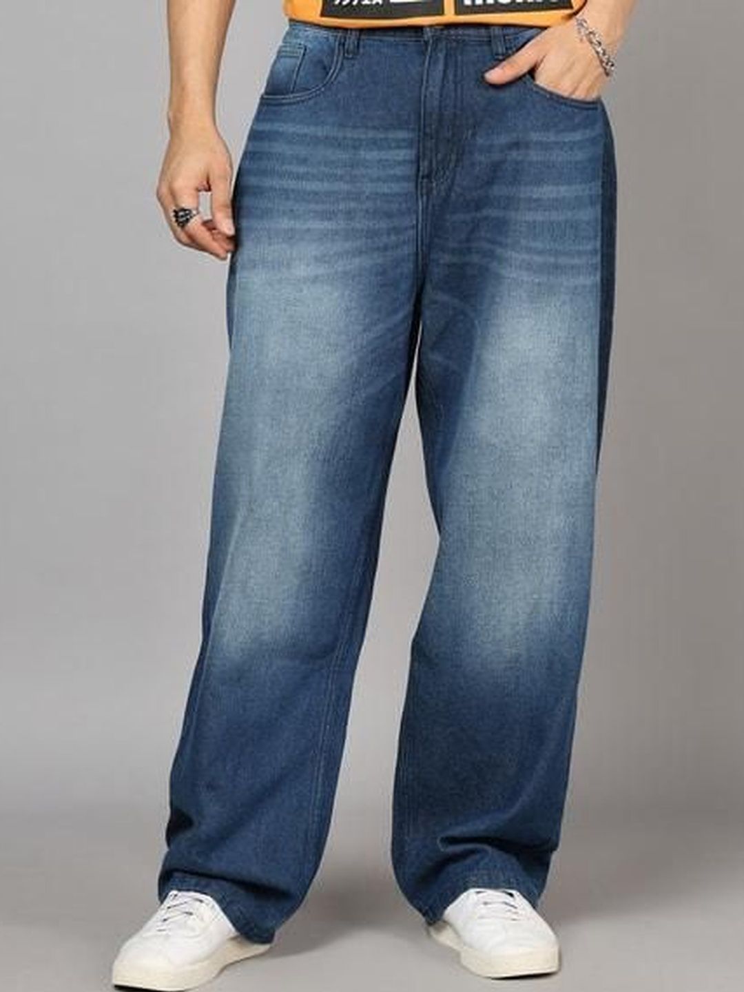me Queen Men Straight Fit Mid-Rise Light Fade Jeans