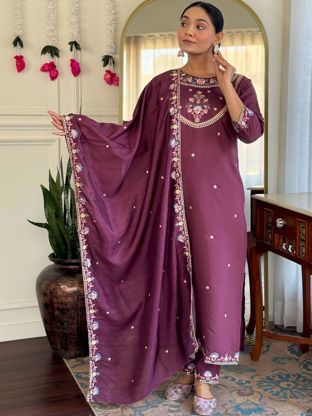 BAESD Women Floral Embroidered Regular Thread Work Chanderi Silk Kurta with Trousers & With Dupatta