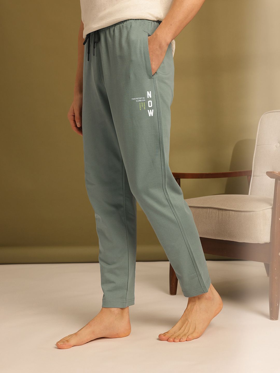 ETC Typography Printed Mid-Rise Straight Fit Pure Cotton Lounge Pants