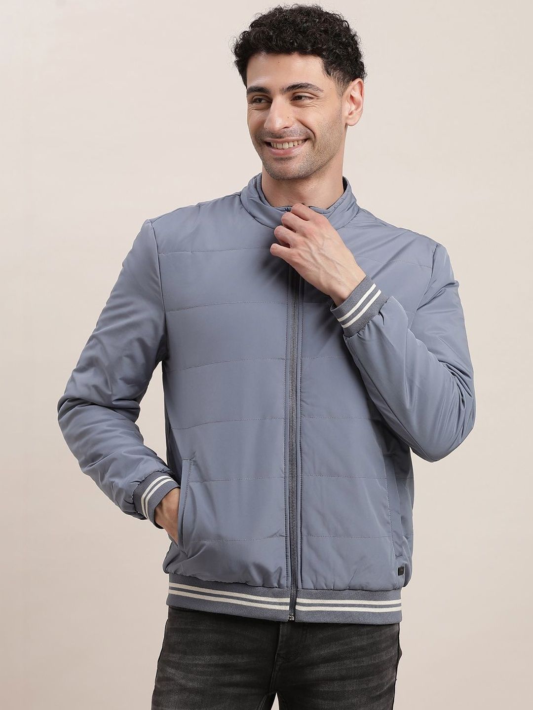 Turtle Men Colourblocked Lightweight Bomber Jacket