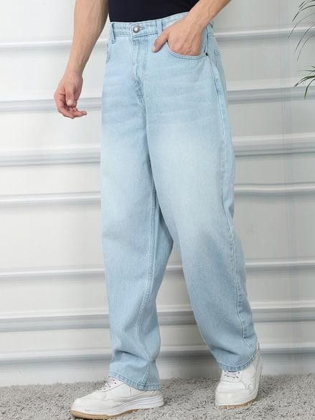 me Queen Men Straight Fit Mid-Rise Light Fade Jeans