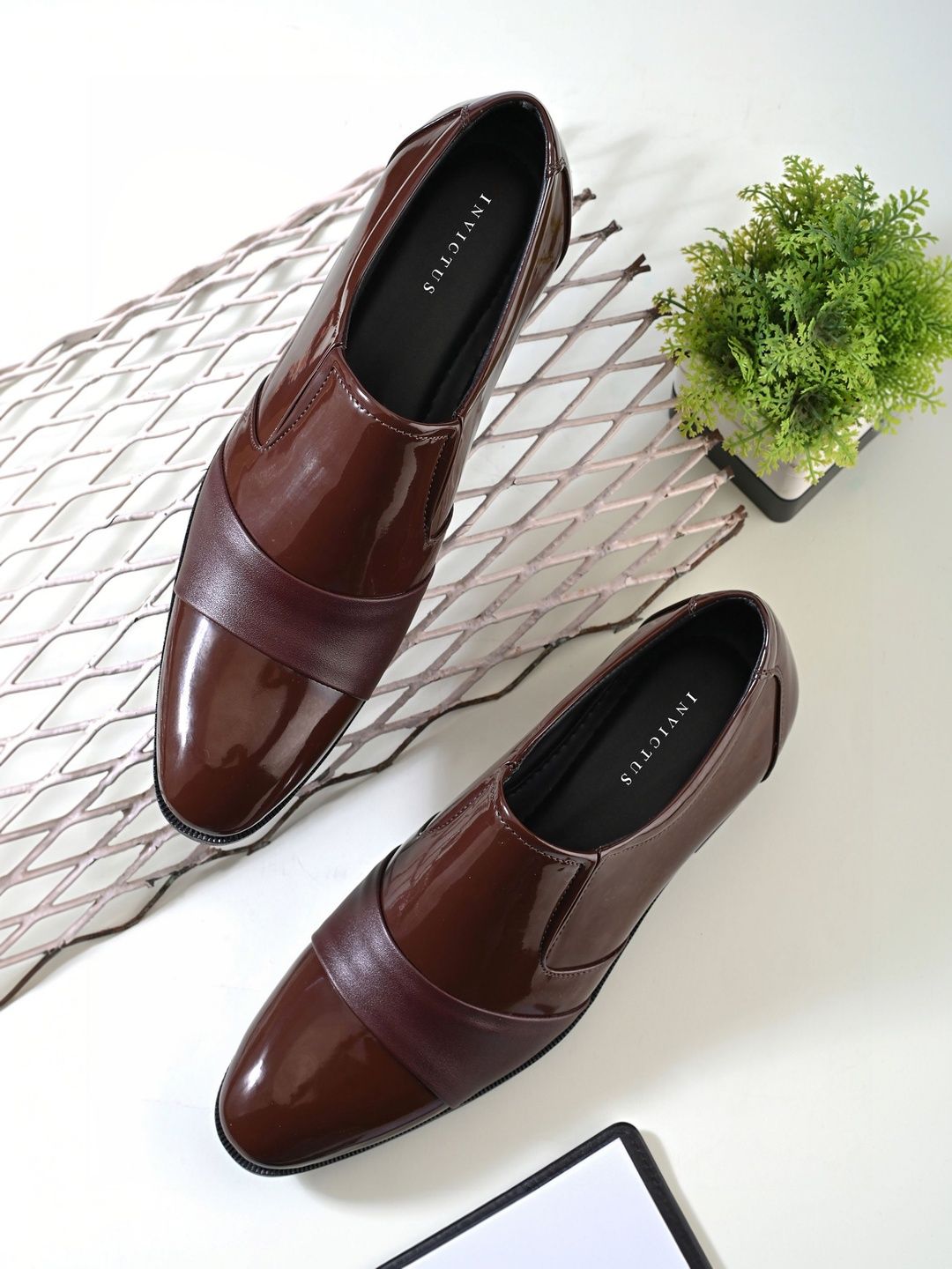 INVICTUS Men Round-Toe Formal Slip-Ons