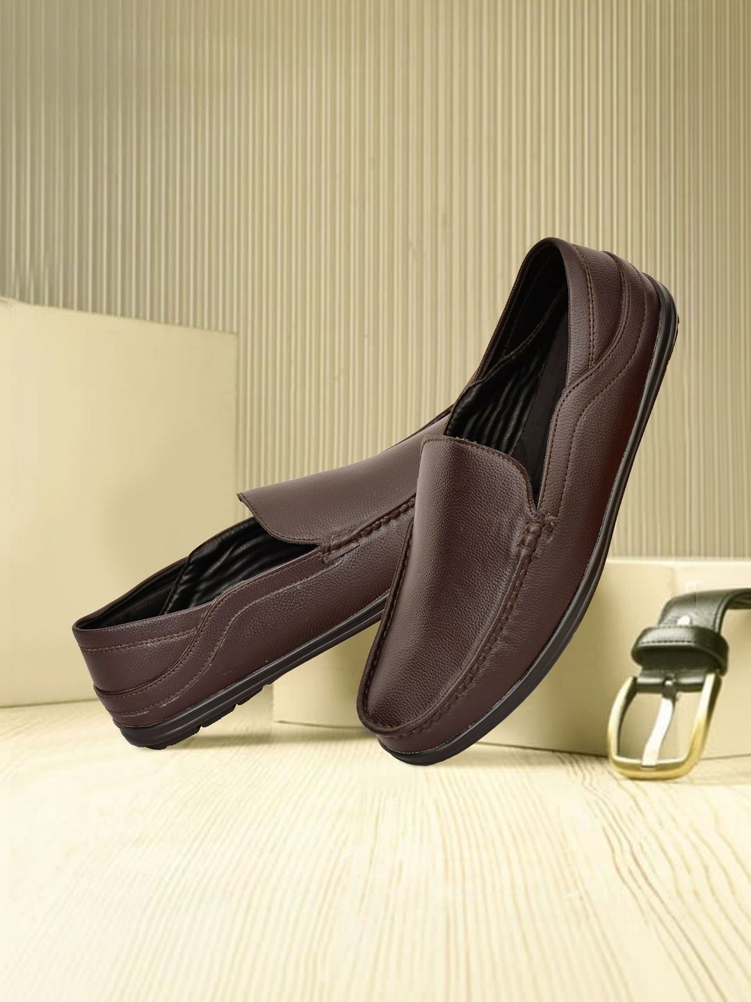 DR Sttep Men Textured Loafers