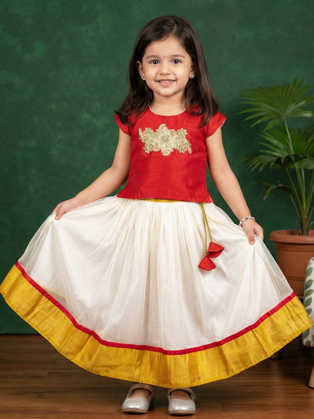 STANWELLS KIDS Girls Embellished Beads and Stones Ready to Wear Lehenga & Choli