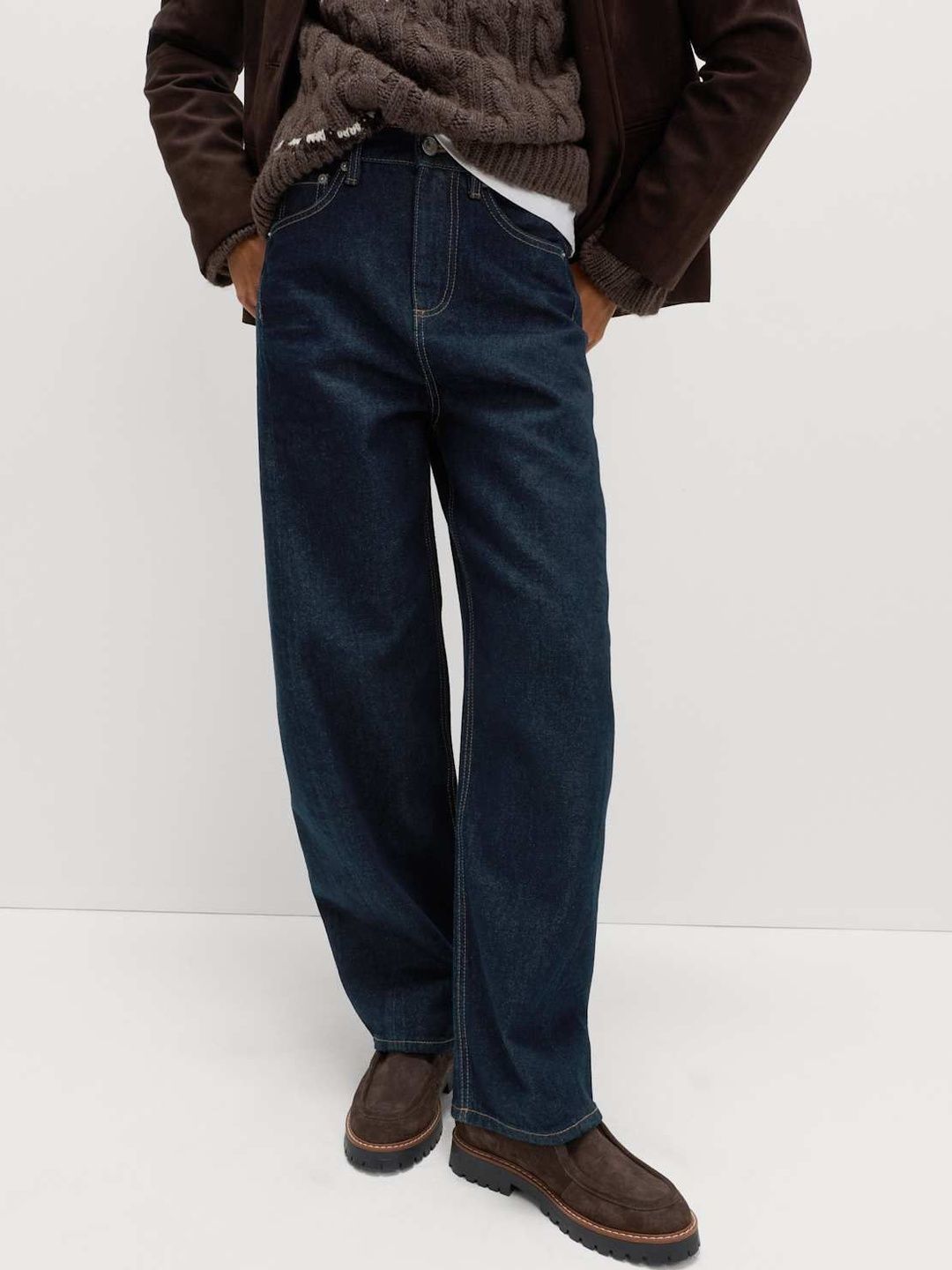 Mid Rise Barrel Jeans