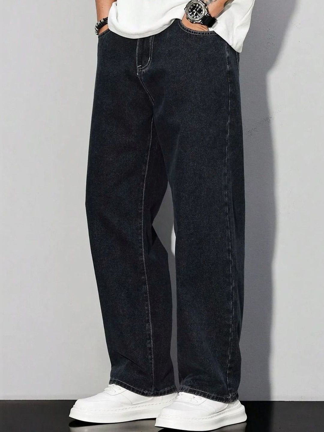 Kotty Men Relaxed Fit Mid-Rise Jeans