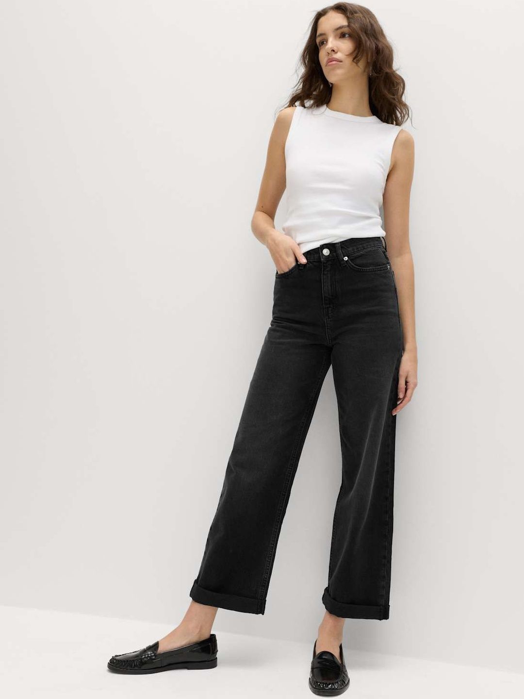 Regular Fit Mid-Rise Light Fade Jeans