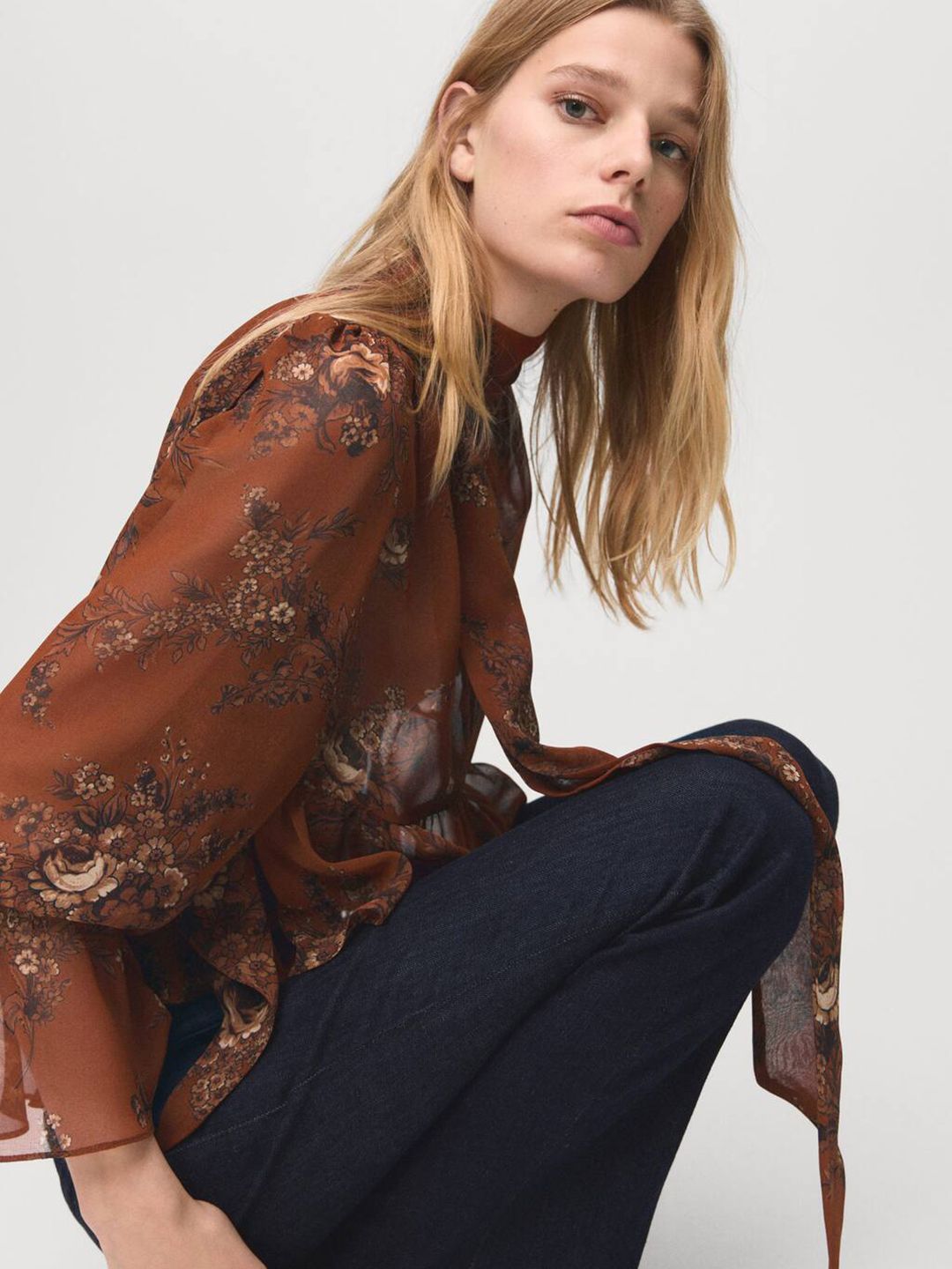 Floral Print Bell Sleeve Scarf Neck Peplum Crop Top