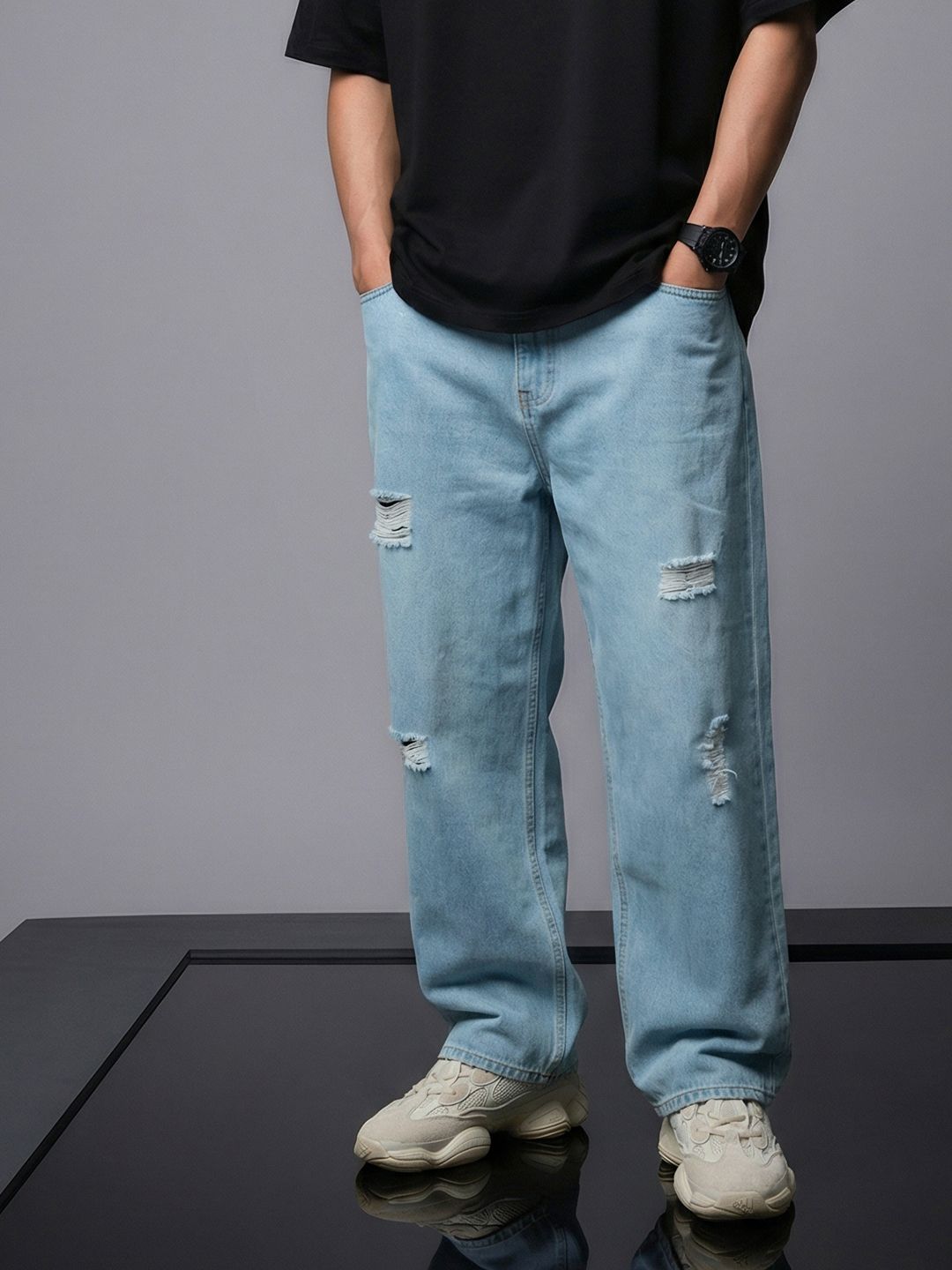 SOKO STREET Men Pure Cotton Oversized Fit Mildly Distressed Light Fade Jeans