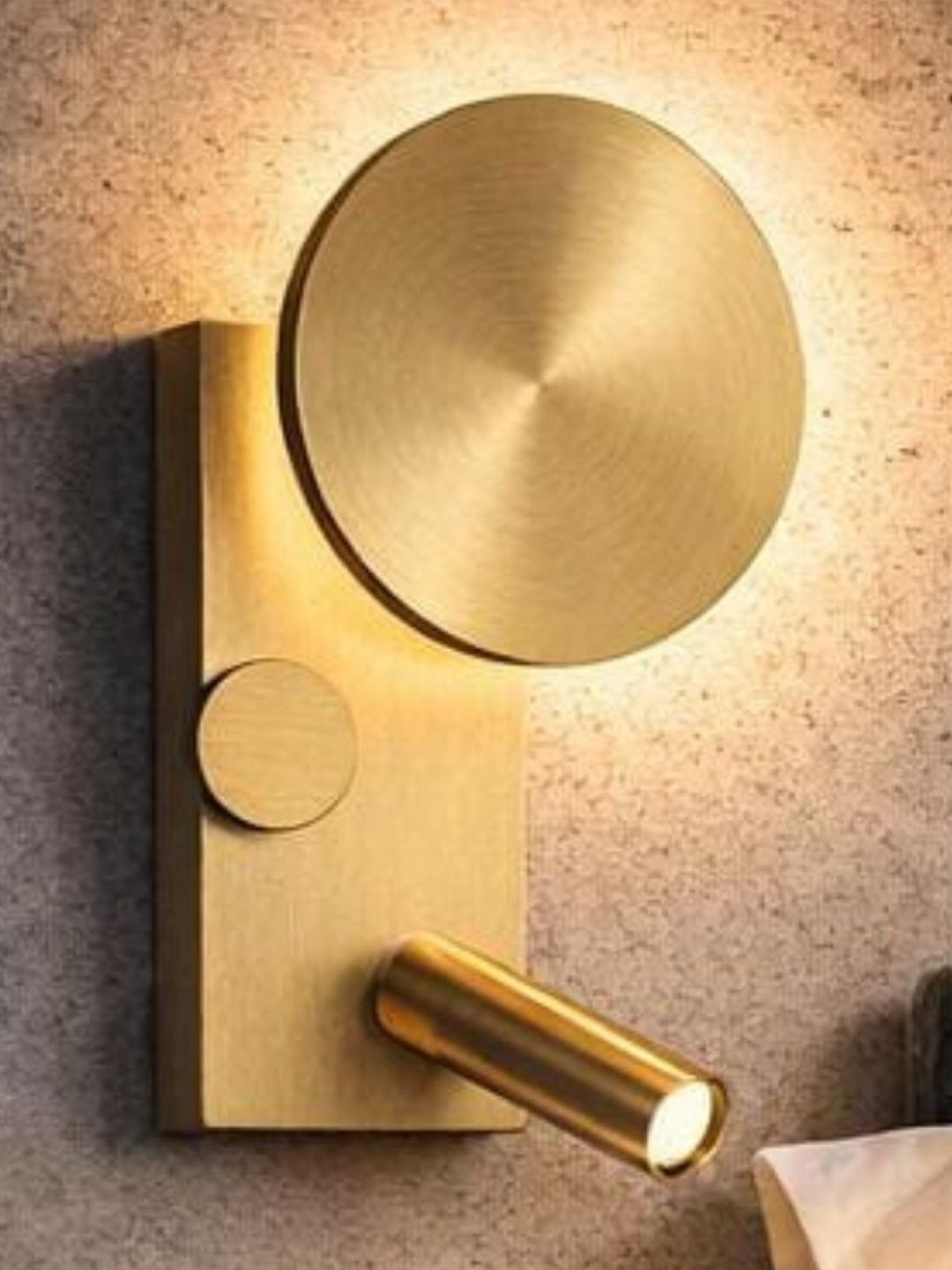 Stello Gold-Toned & Gold-Toned Metal Contemporary Abstract Shaped Shaped Wall Lamp