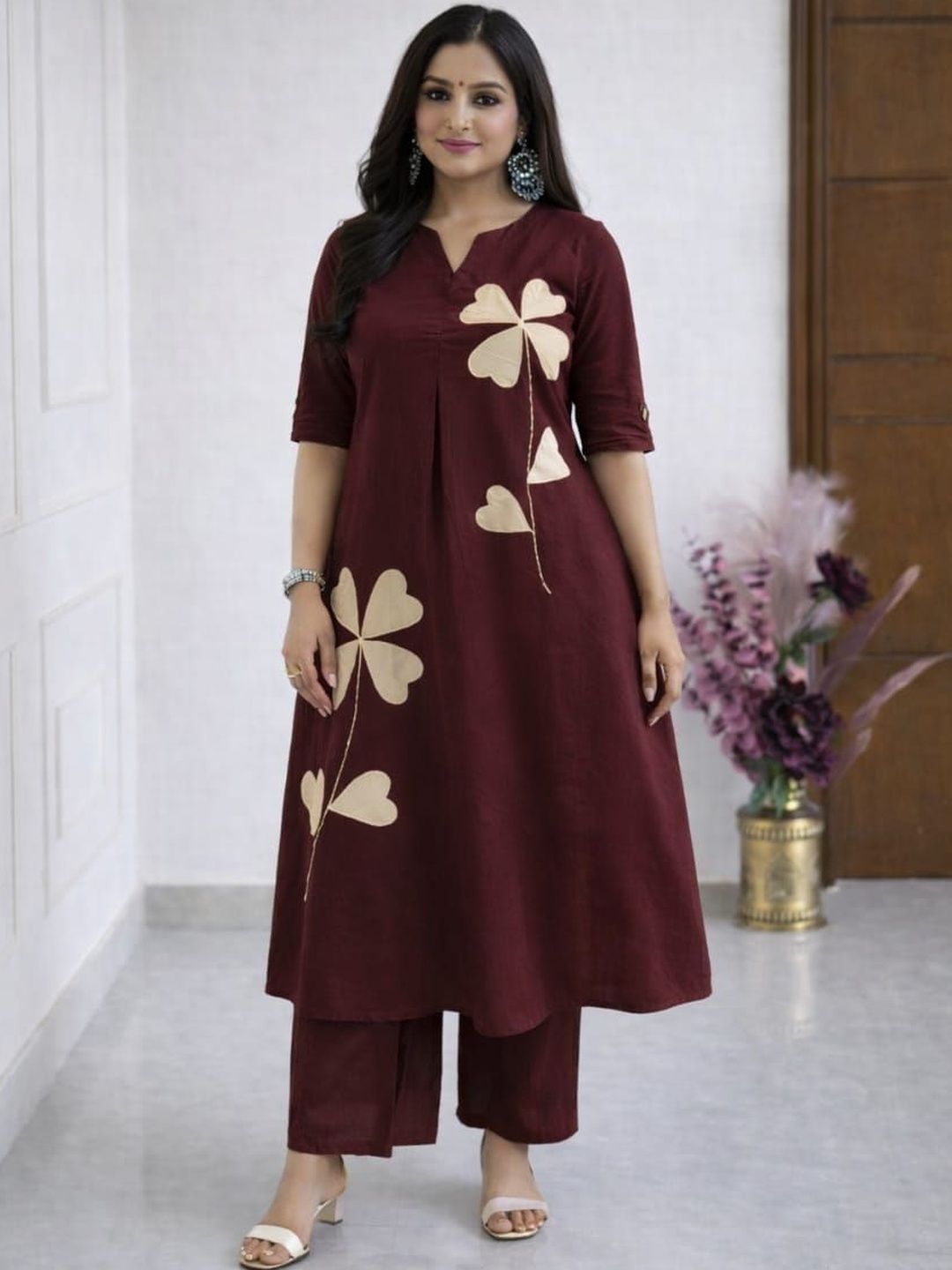 Vogue by Avantika Women Floral Printed Regular Pure Cotton Kurta with Trousers