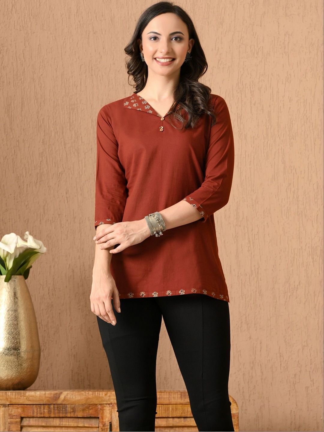 Anouk Mirage Anouk Mirage Ethnic Motifs Embroidered V-Neck Thread Work Pure Cotton Thread Work Kurti