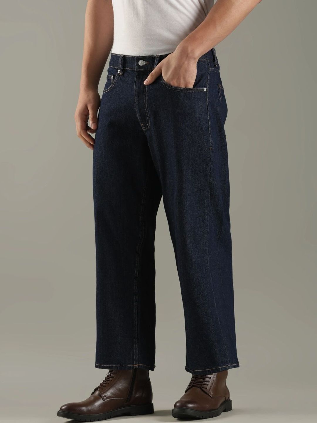 Relaxed Fit Low-Rise Jeans