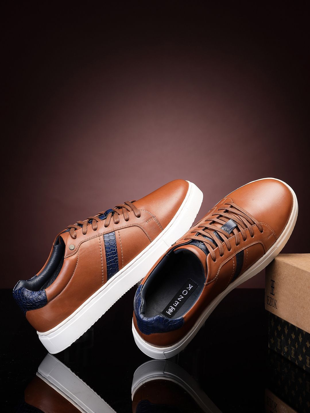 EZOK Men Colourblocked Leather Sneakers