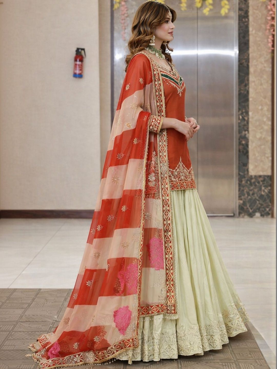 LEGENDBRITY Embellished Ready to Wear Lehenga & Blouse With Dupatta