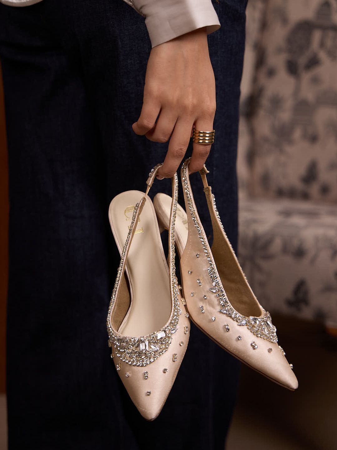 CAI CAI Regal Jewel Closed Heel