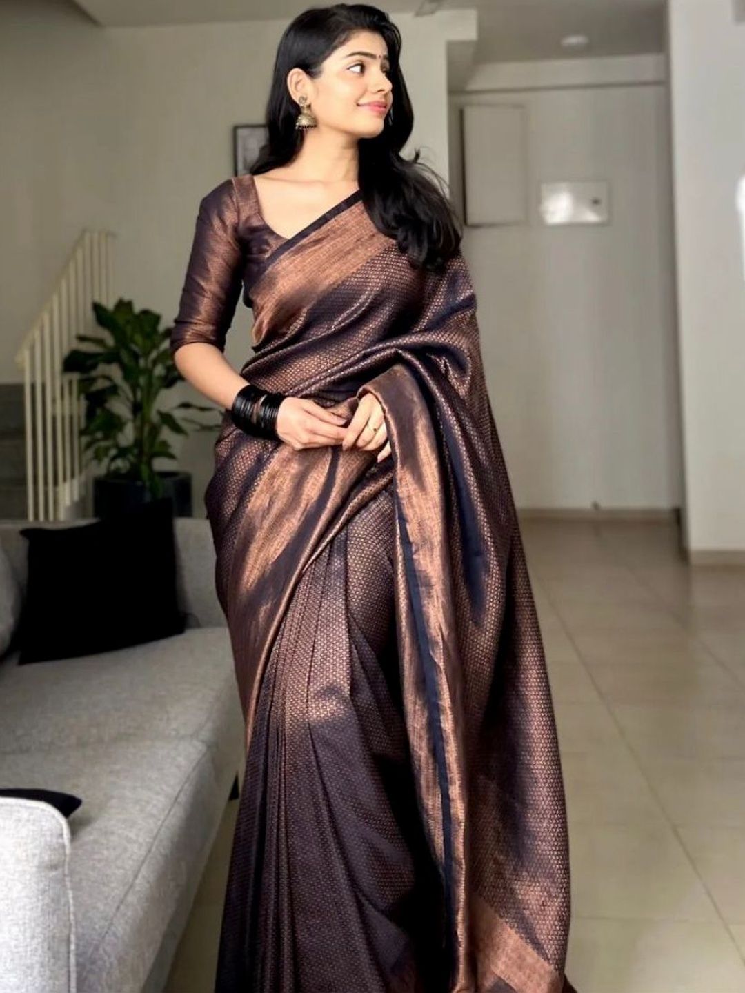 Shriyangan Woven Design Zari Art Silk Kanjeevaram Saree