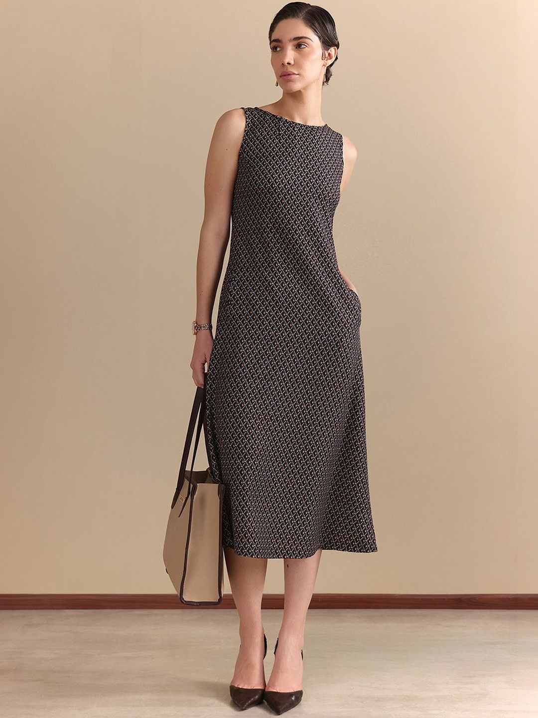 Dress FABLE STREET Crepe Formal A-Line Midi Dress