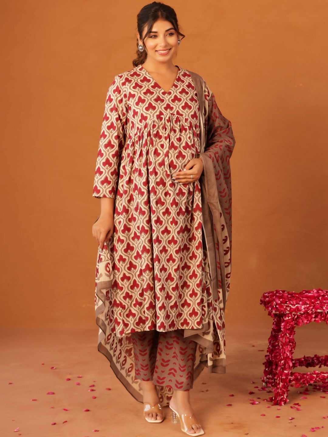 Ikk Kudi by Seerat Women Ethnic Motifs Printed Tiered Pure Cotton Kurta with Trousers & With Dupatta
