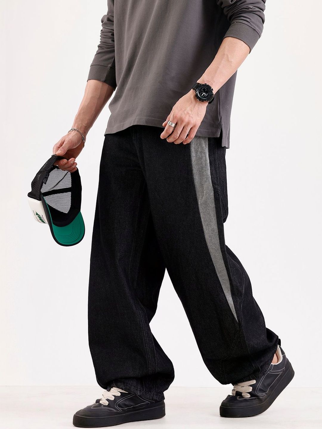 WROGN Men Relaxed Fit Mid-Rise Jeans
