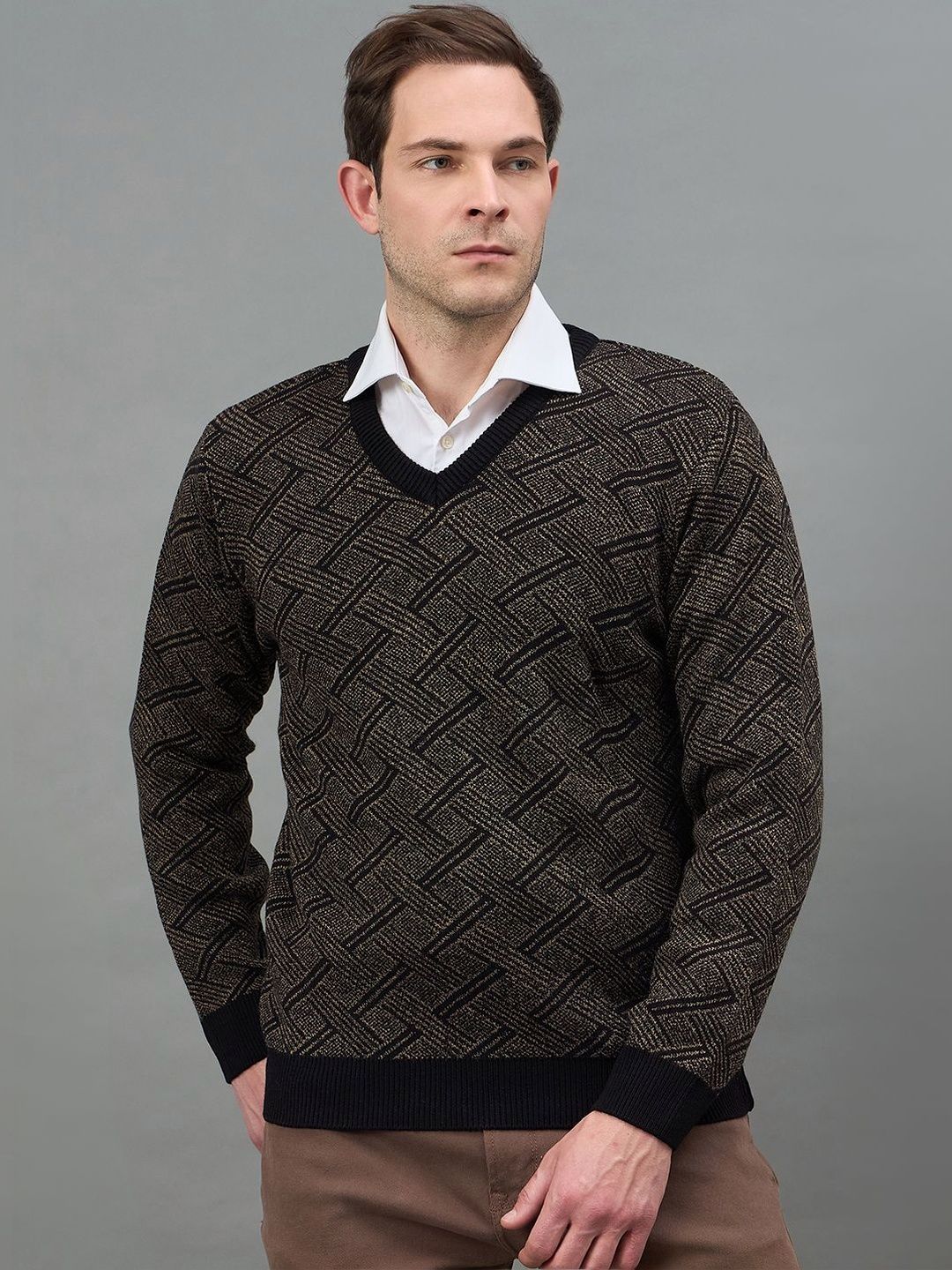 Duke Men Colourblocked Pullover