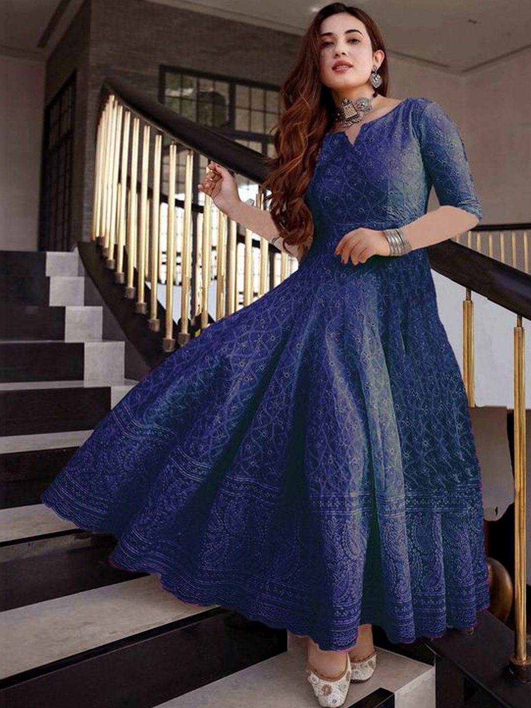 ZAZADIYA Ethnic Motifs Embroidered V-Neck Chikankari Pure Cotton Chikankari Anarkali Kurti