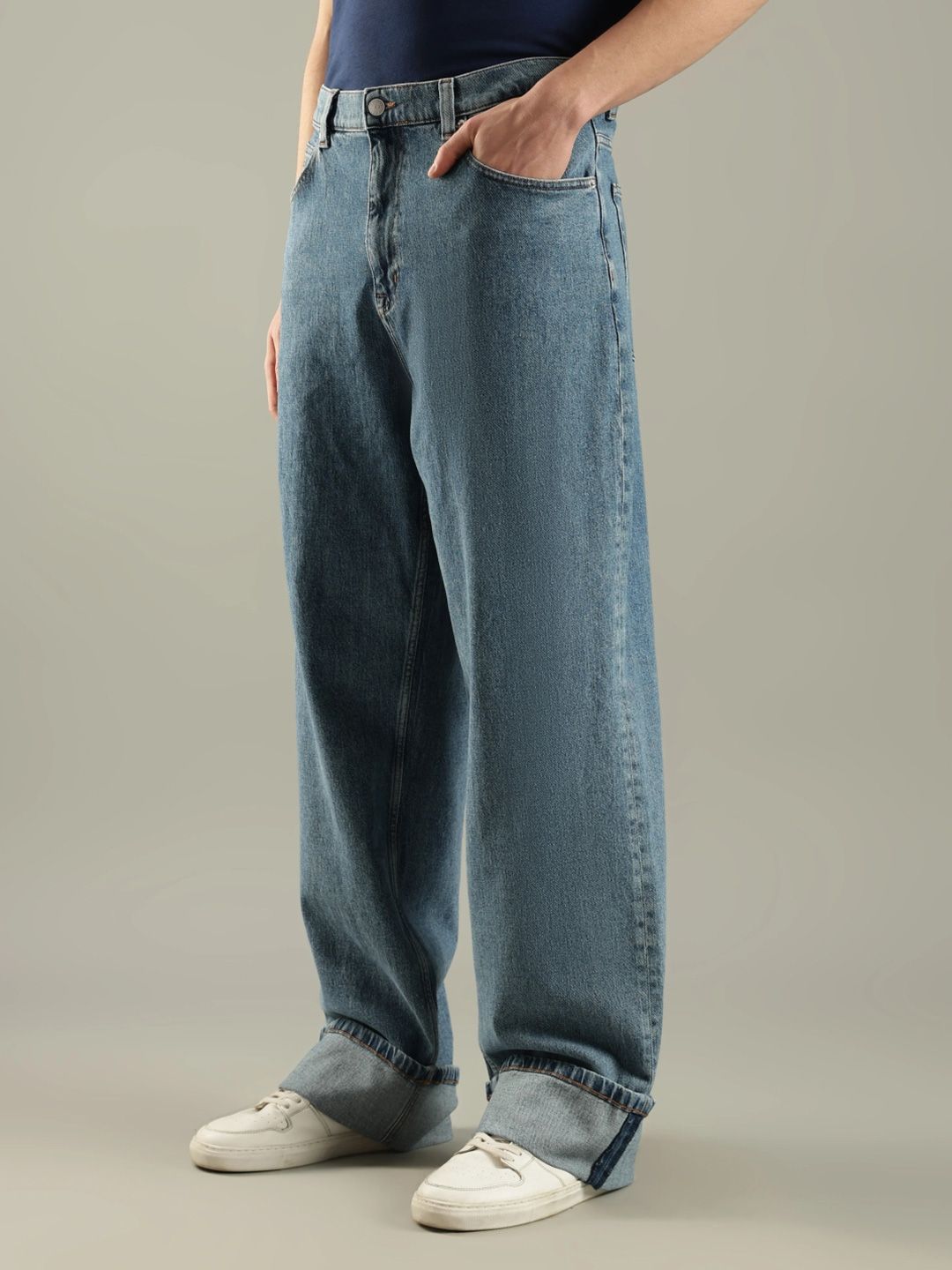 Relaxed Fit Mid-Rise Light Fade Jeans