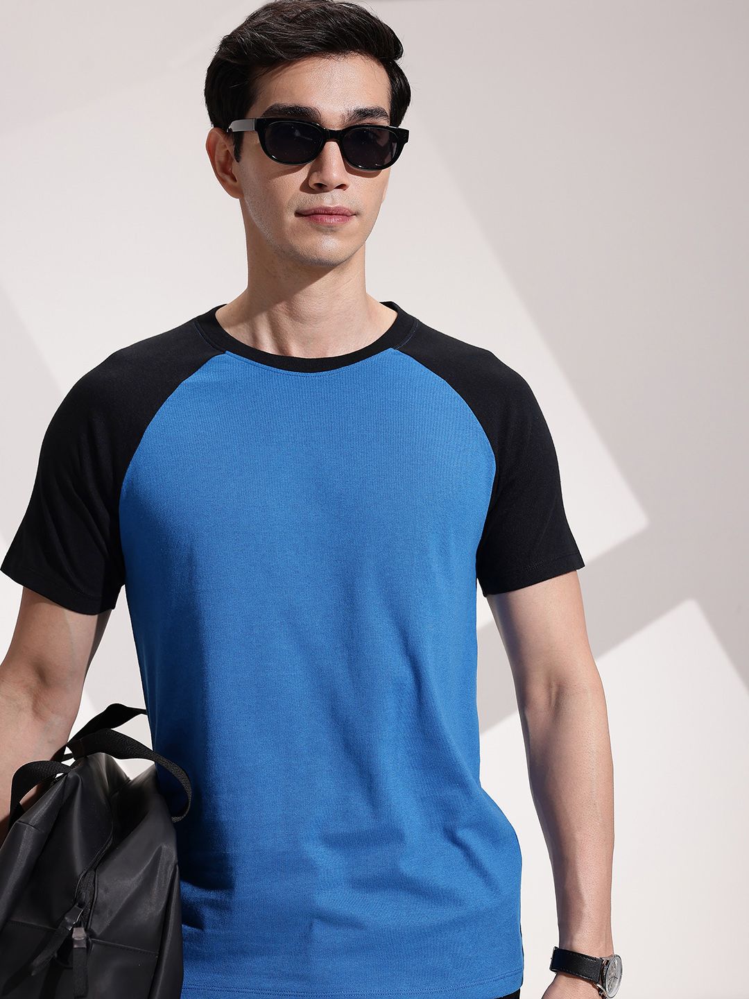 encore by INVICTUS Colourblocked T-shirt