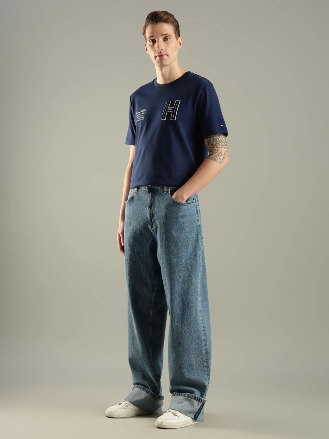 Relaxed Fit Mid-Rise Light Fade Jeans