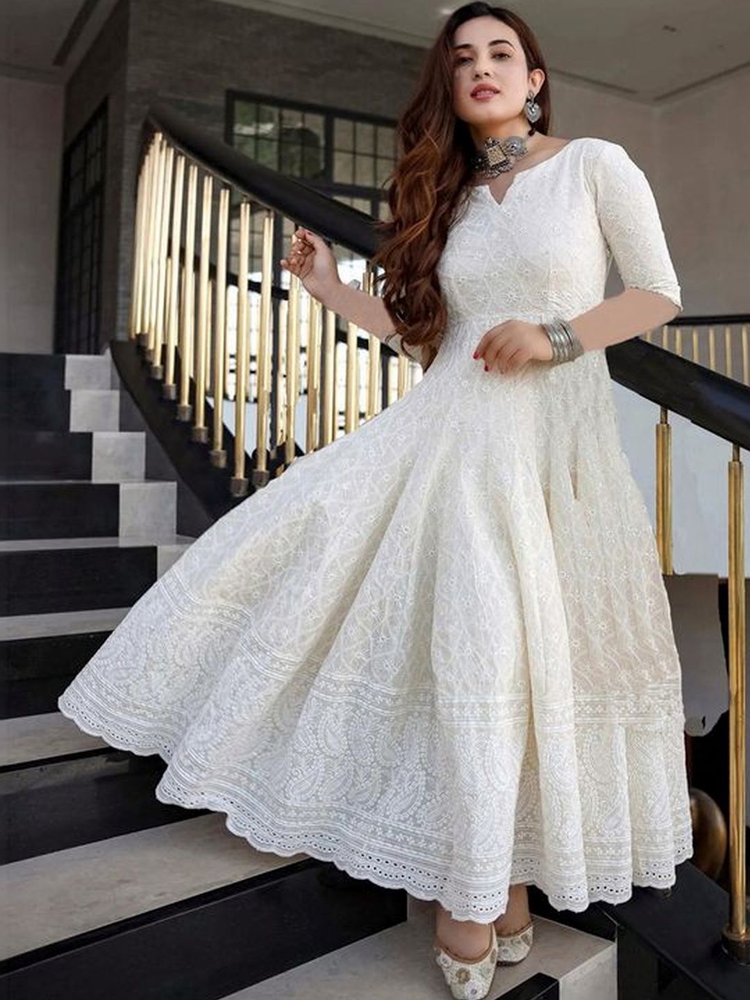 ZAZADIYA Ethnic Motifs Embroidered V-Neck Chikankari Pure Cotton Chikankari Anarkali Kurti