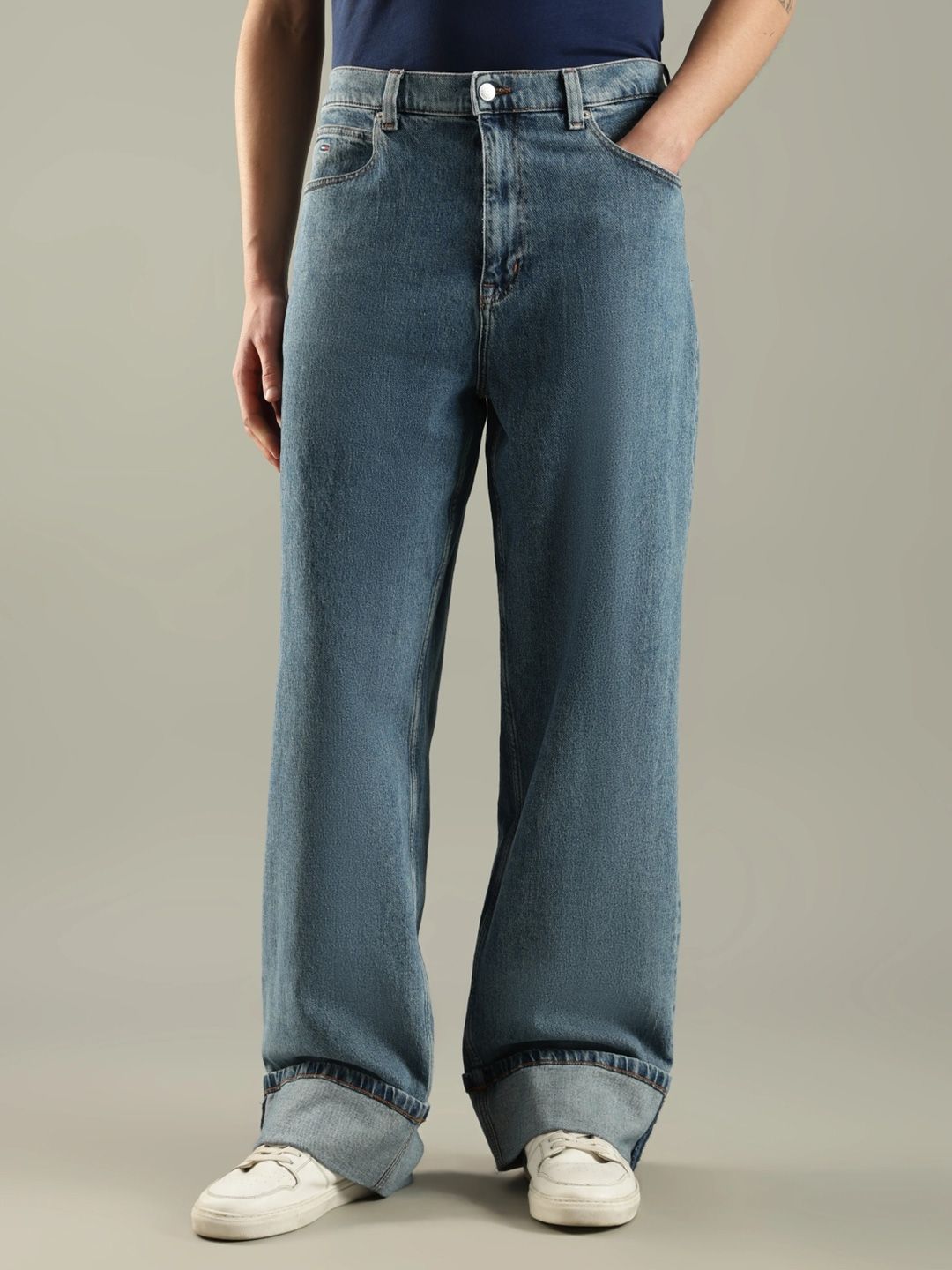 Relaxed Fit Mid-Rise Light Fade Jeans