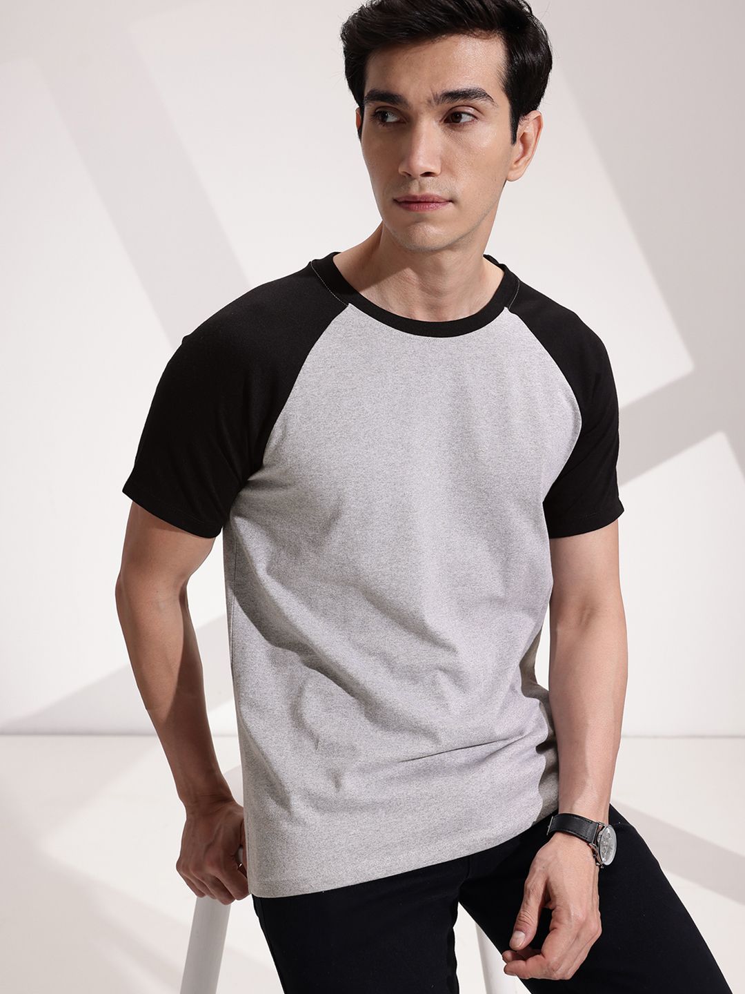 encore by INVICTUS Colourblocked T-shirt