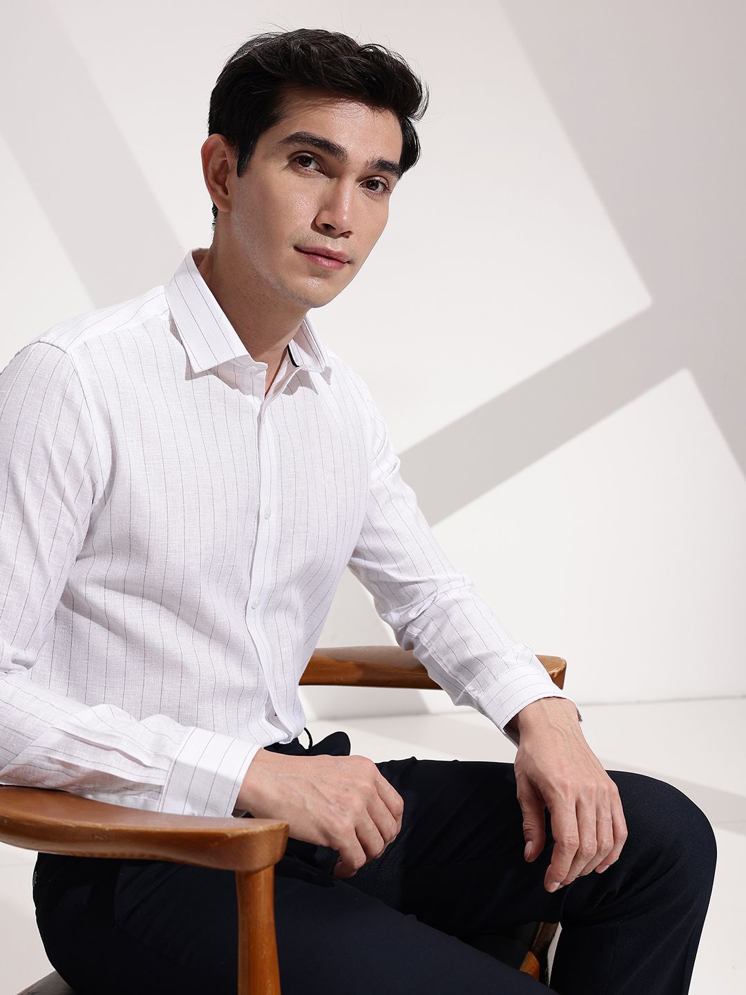 INVICTUS Urban Slim Fit Striped Formal Shirt