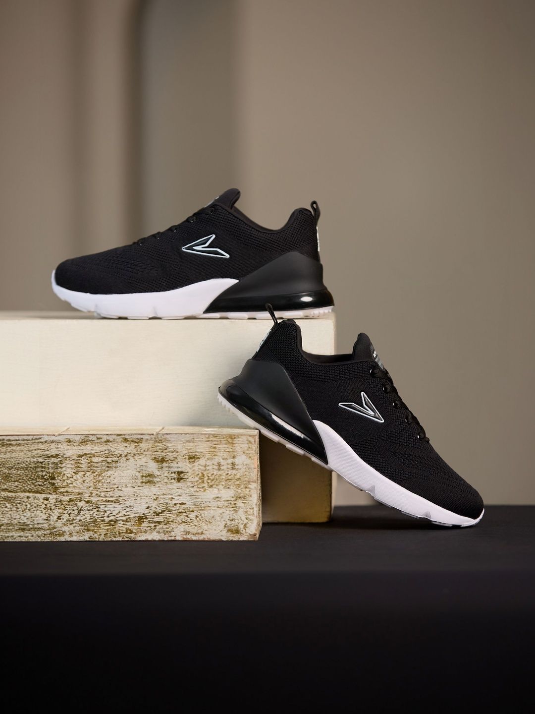 VCTR Northstar Lightweight Comfortable Sports Shoes