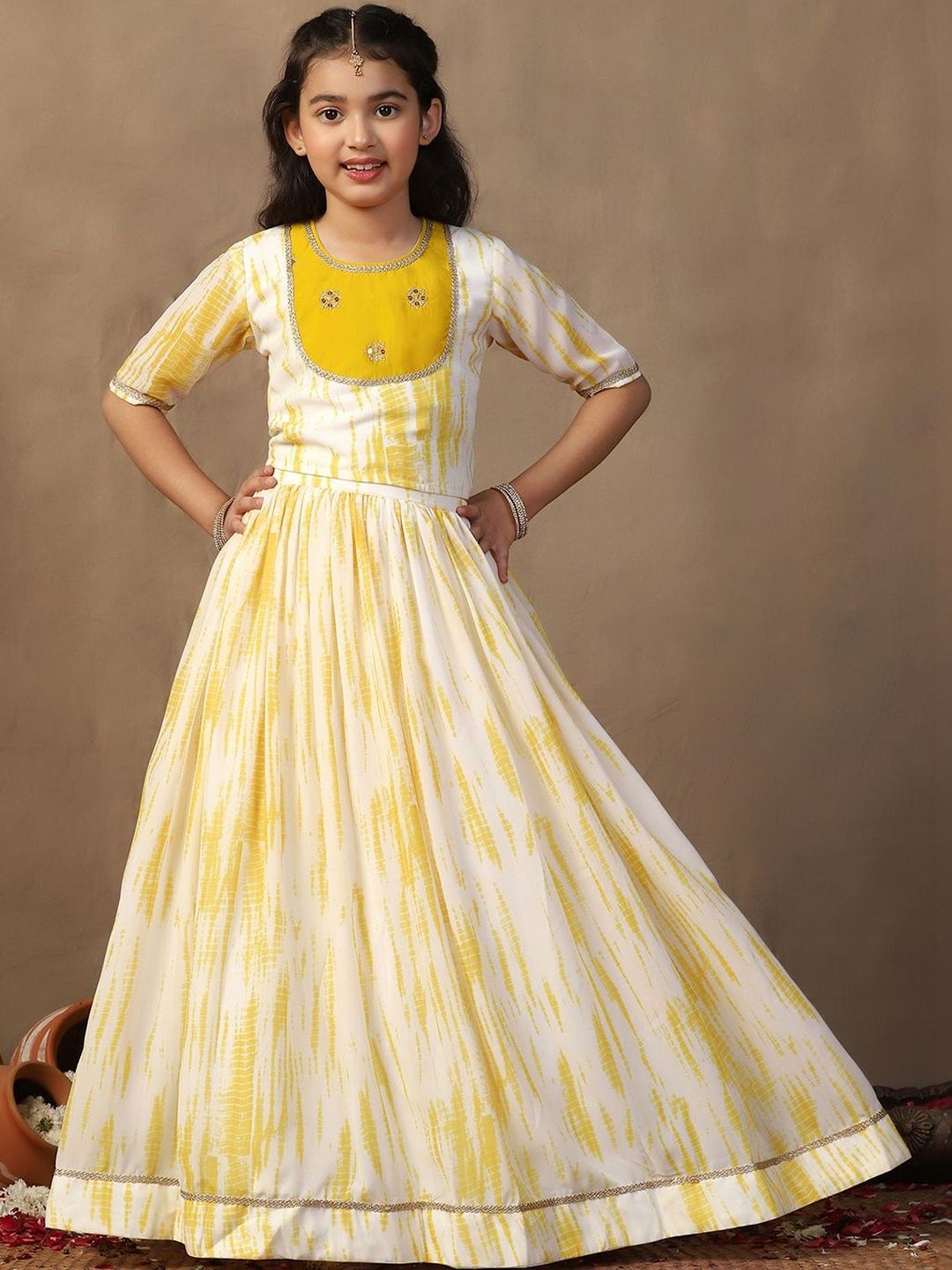 FASHION DREAM Girls Embroidered Ready To Wear Lehenga & Choli