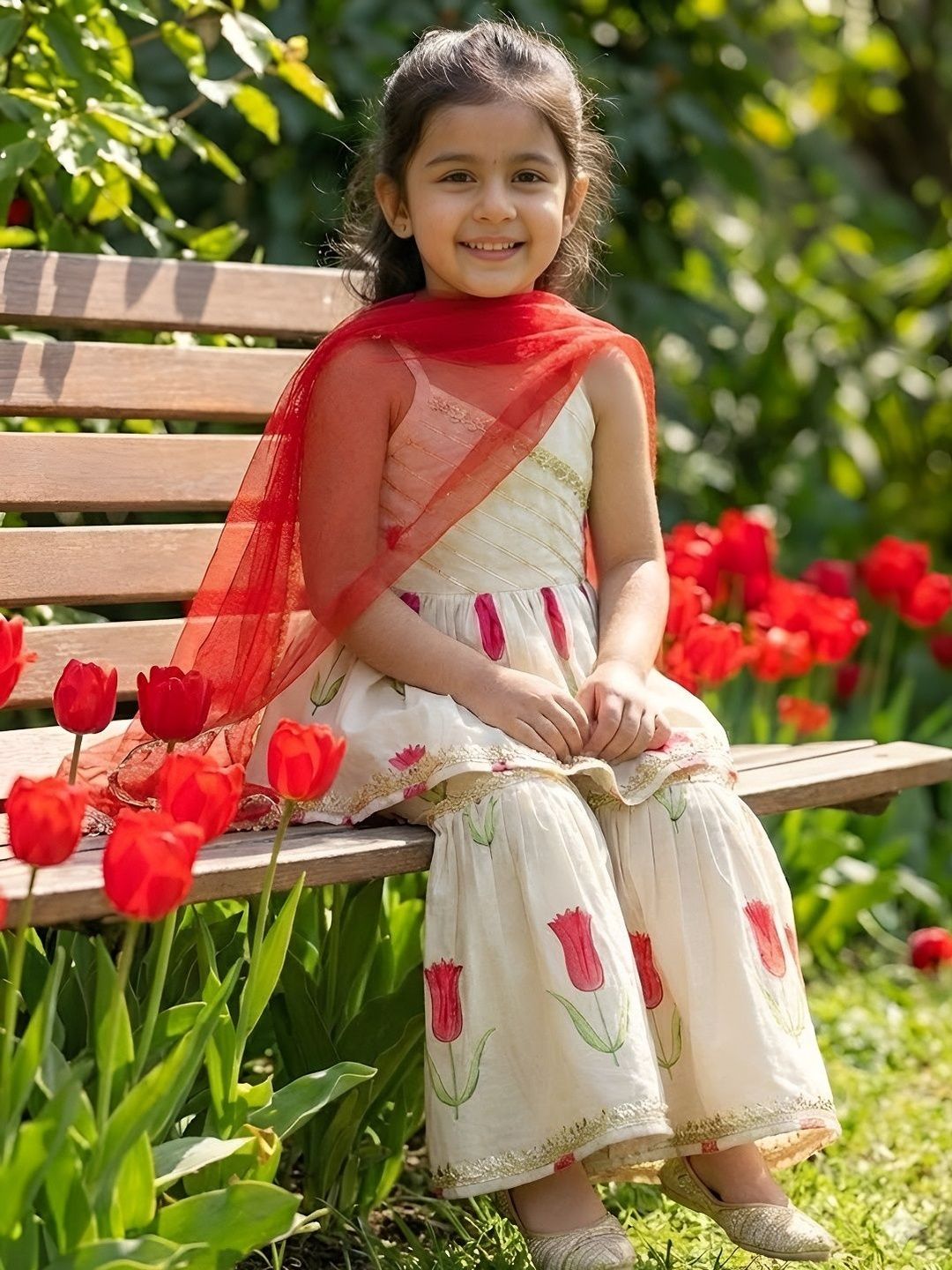 Vetrokart Girls Floral Printed Empire Raw Silk Kurti with Sharara & With Dupatta