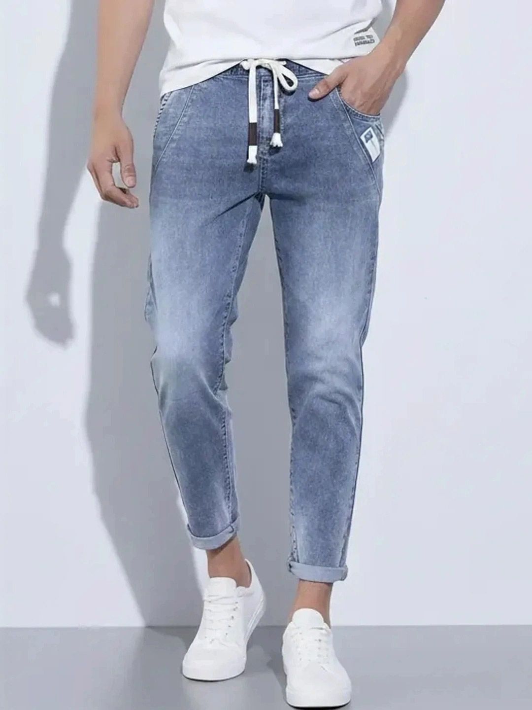 ANDREW HILL Men Slim Fit Mid-Rise Light Fade Stretchable Jeans